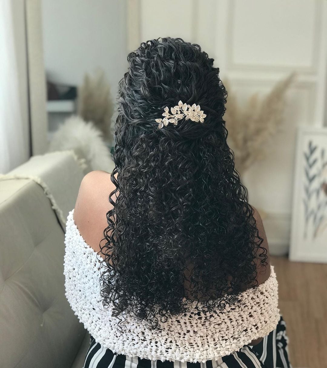 Guia completo de escovas para fitagem perfeita em cachos