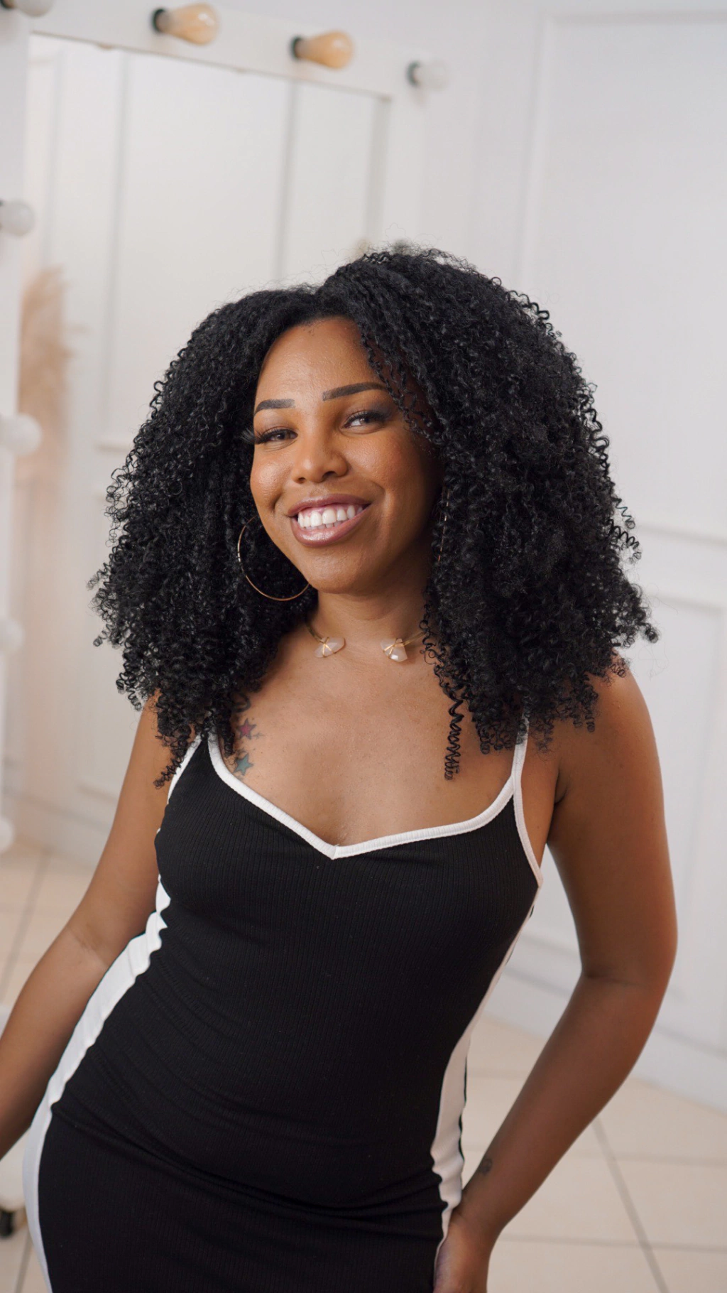 Ponto Americano vs. Fita Adesiva: Qual o Melhor Alongamento para Cabelos Cacheados?