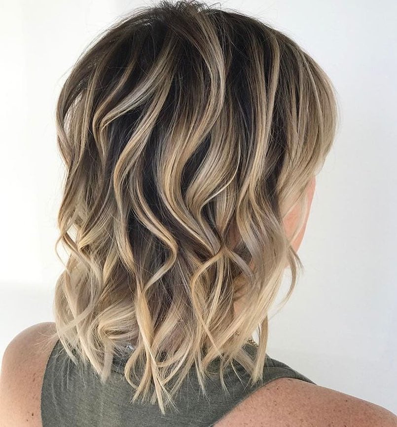Cabelo curto ondulado: Tendências e dicas de estilo