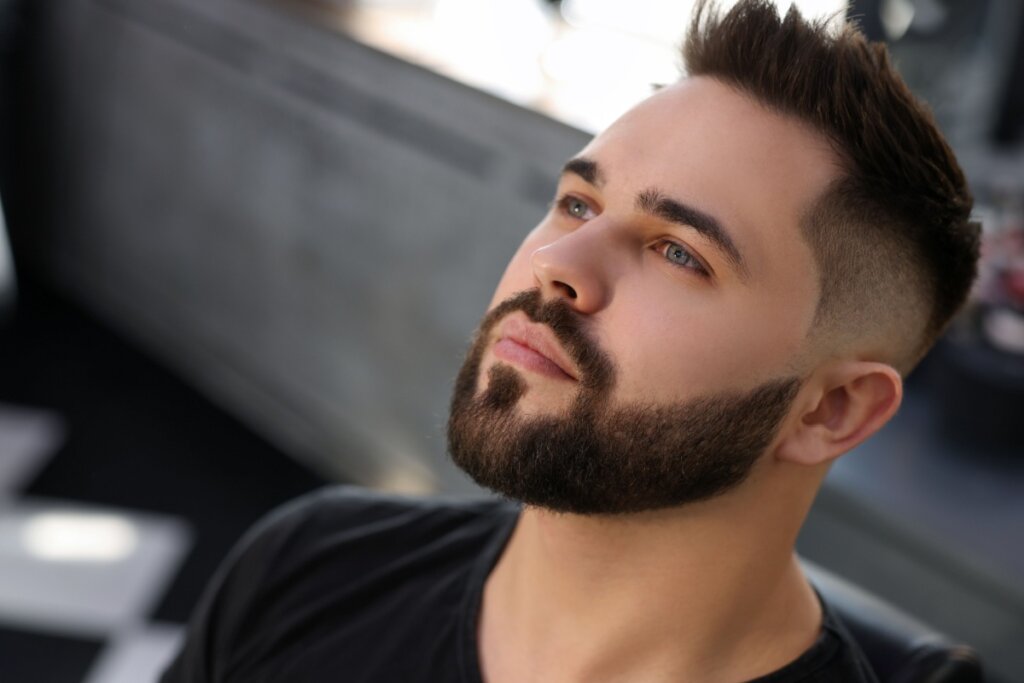 barba vs bigode qual combina mais comigo