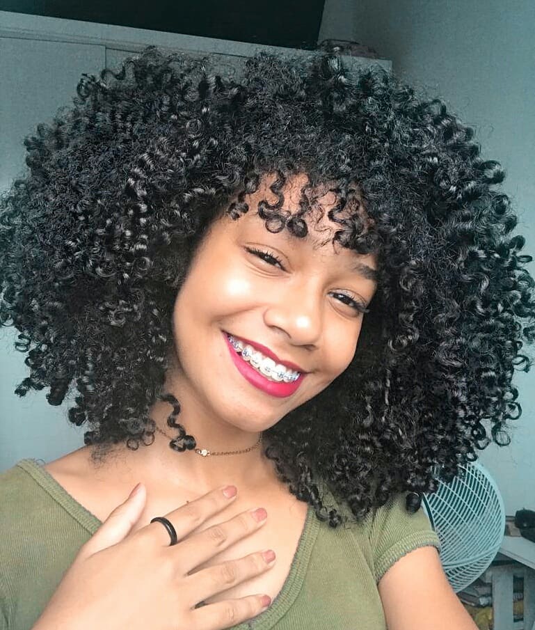 Cronograma Capilar Essencial para Onduladas em Transição: Hidratação e Reconstrução