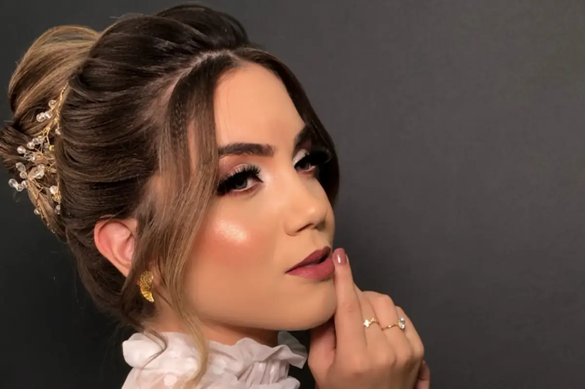 Maquiagem para Iniciantes: Tutoriais Essenciais e Produtos Indispensáveis