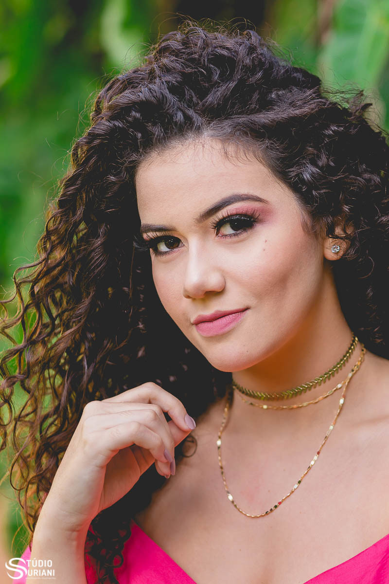 Guia completo de acessórios para penteados de 15 anos