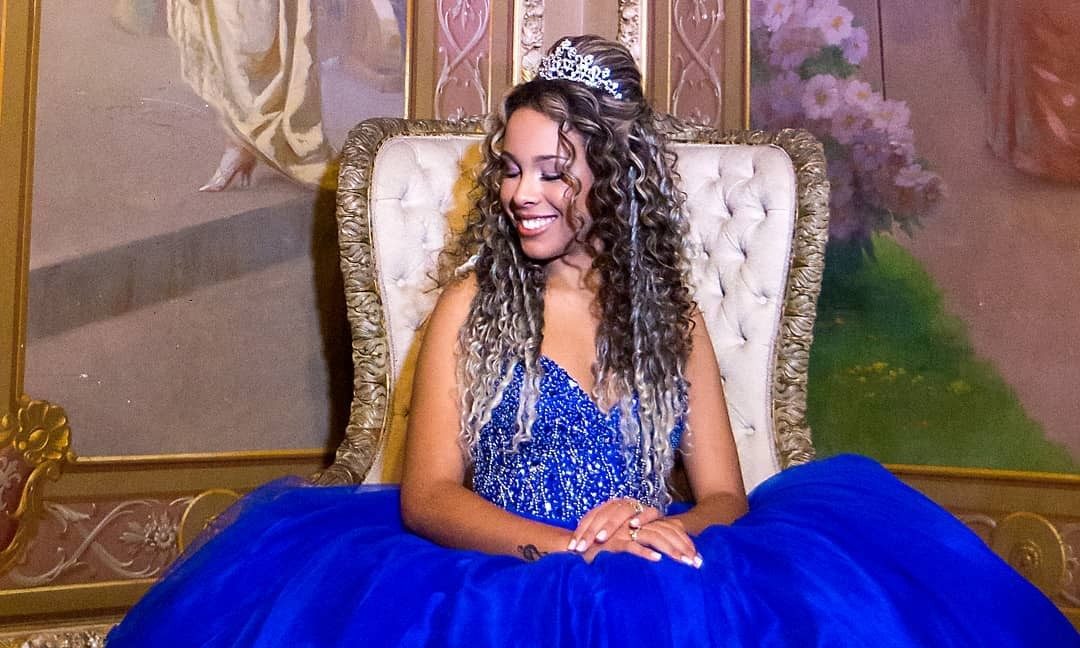 cabelo 15 debutante com coroa