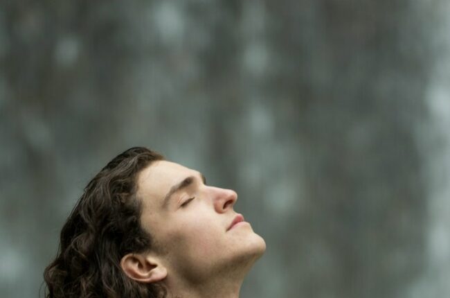 Corte Americano Masculino: Dicas e Inspirações para Cabelo Ondulado