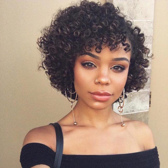 Produtos Essenciais para Cabelos 3BC: O Que Usar para Combater Ressecamento e Frizz