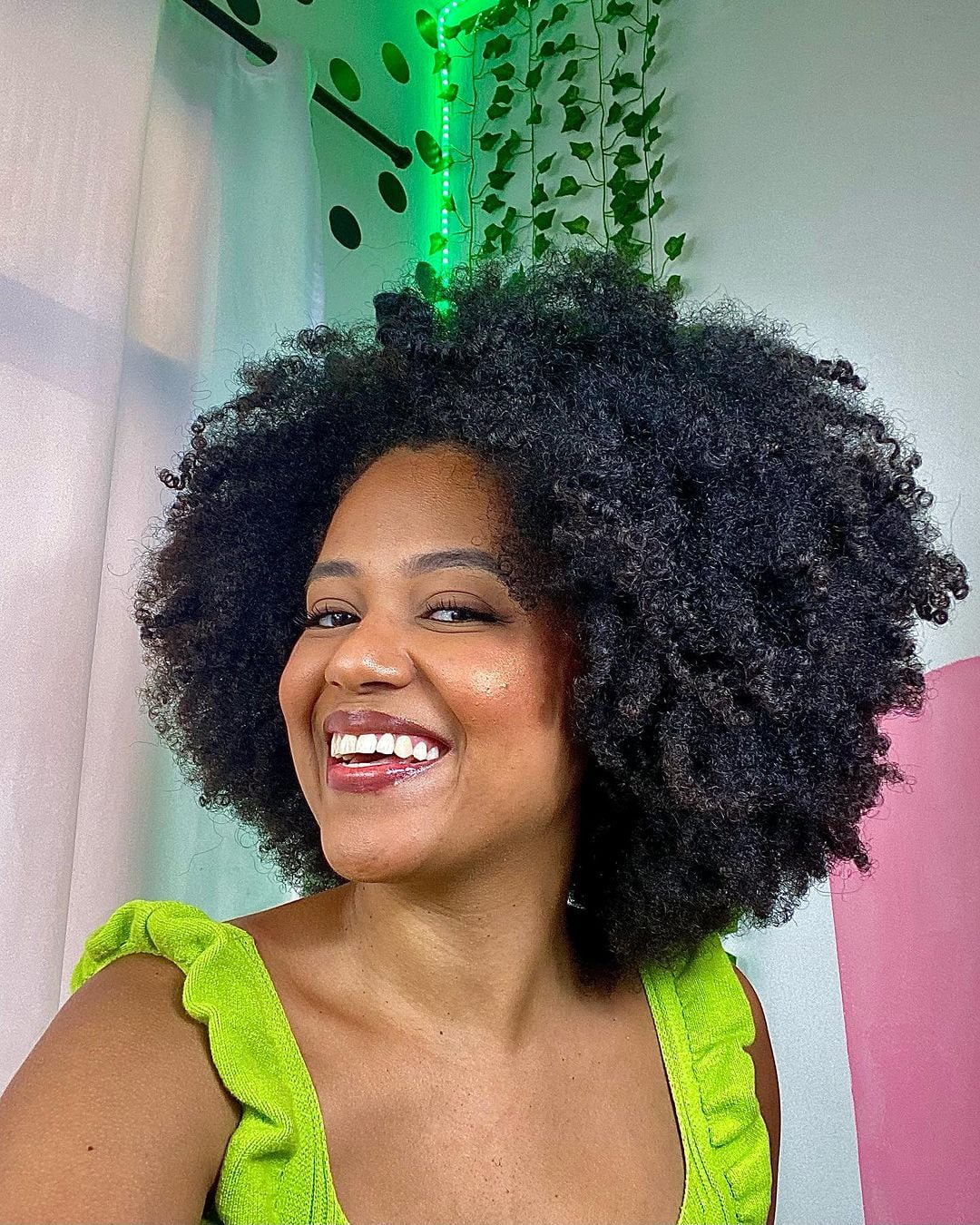 Top 5 Óleos Vegetais para Nutrir e Hidratar Seu Cabelo 4A Profundamente