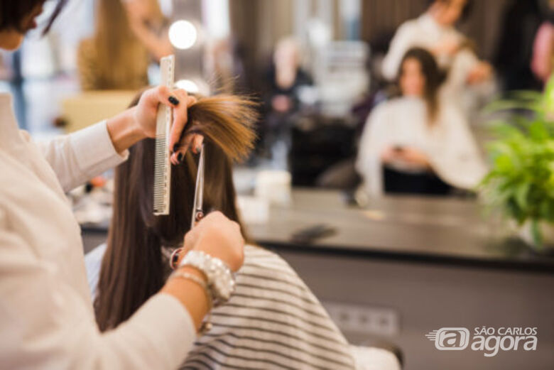 cabelo 7 de setembro cacheado