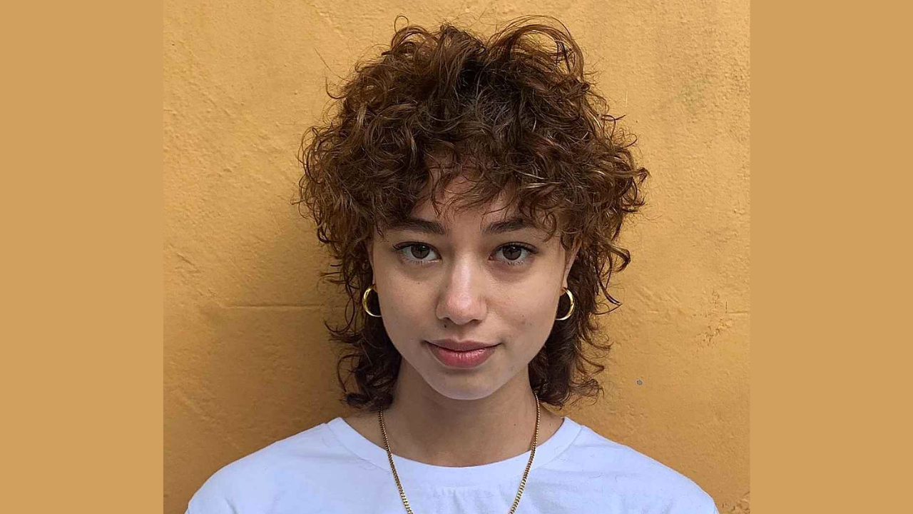 Penteados Anos 90: Recrie o Look Icônico com Scrunchies e Piranhas