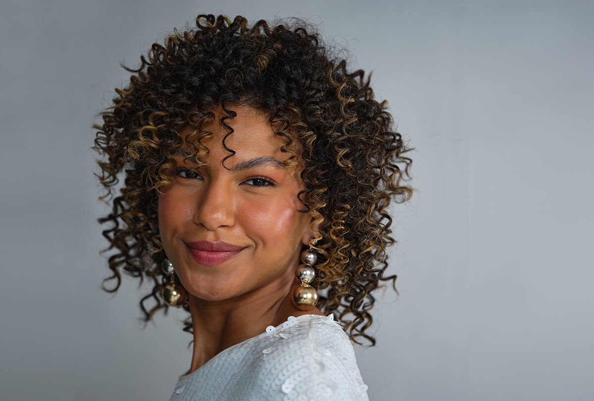 Desvendando o Fator Encolhimento do Cabelo Crespo: Dicas e Soluções