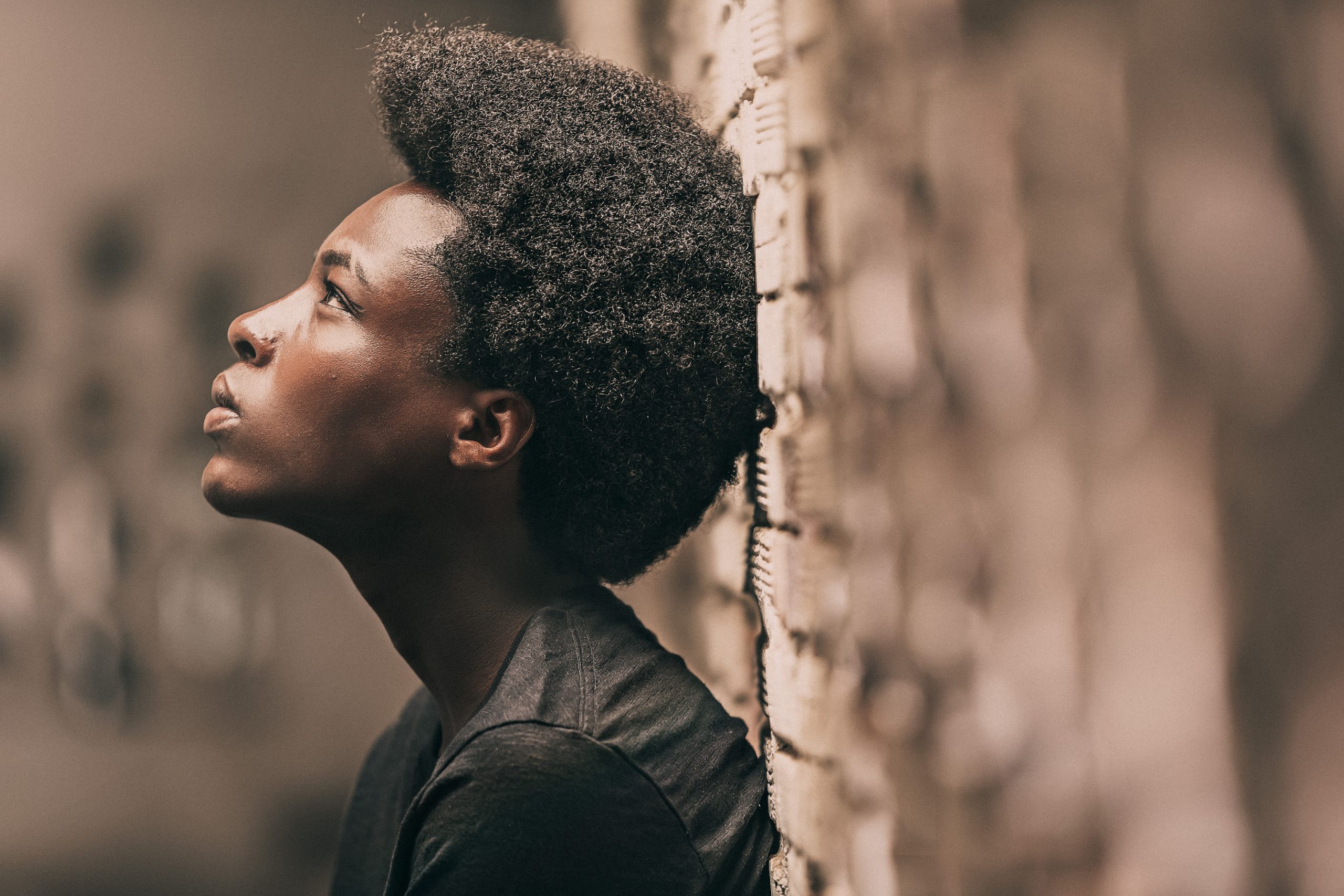 Guia Completo: Tipos de Cabelo Crespo (4A, 4B, 4C) e Suas Características