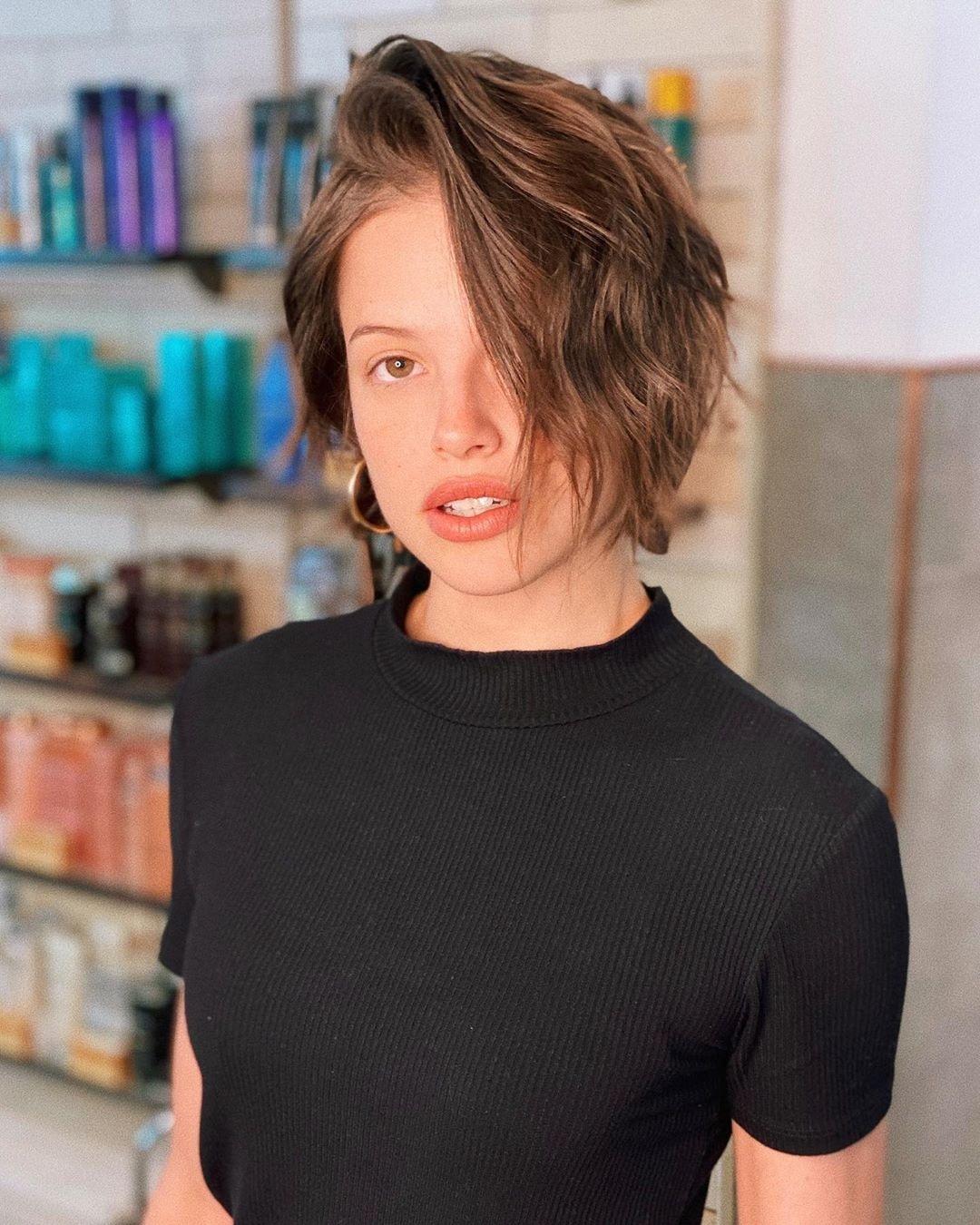 Cabelo Raspado Feminino: Inspirações e Cuidados Após a Transformação Radical