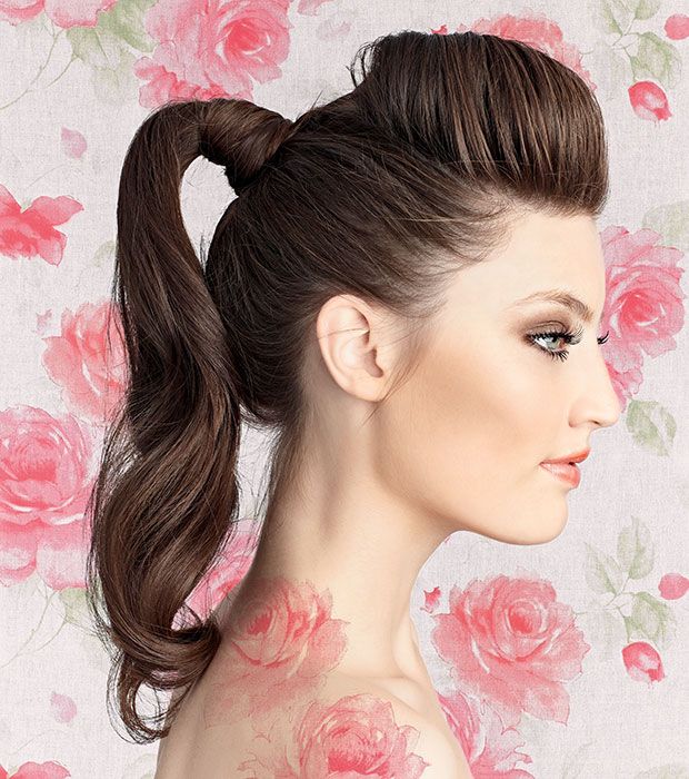 Maquiagem Retrô: Delineado Gatinho Perfeito para Combinar com seu Rabo de Cavalo Anos 60