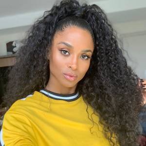 Maquiagem Retrô: Delineado Gatinho Perfeito para Combinar com seu Rabo de Cavalo Anos 60