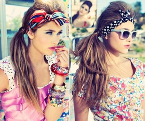 Acessórios Essenciais para um Penteado Anos 80 Autêntico