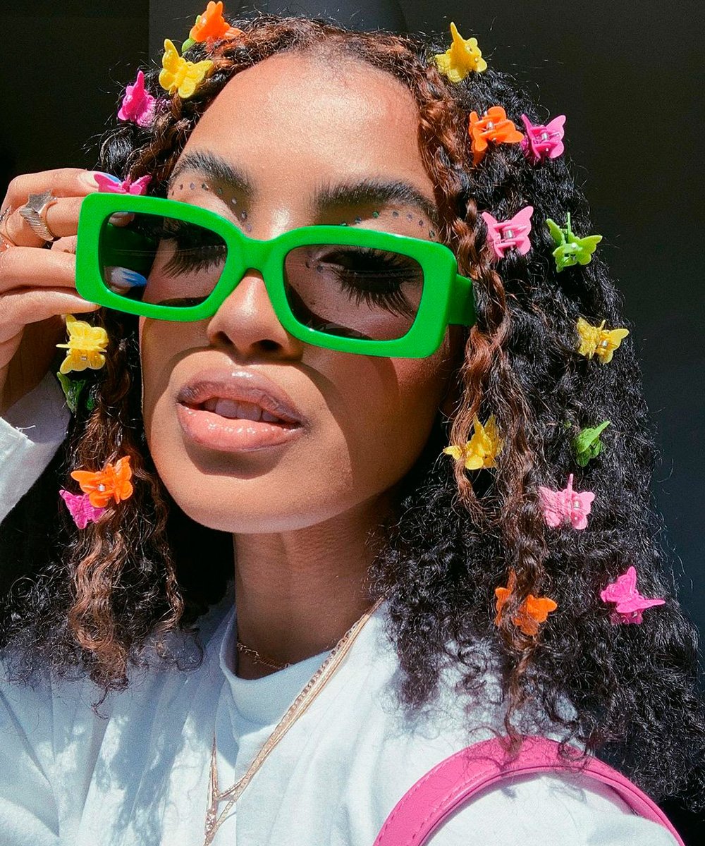 Franjas Altas: O Segredo para um Look Anos 80 Impecável