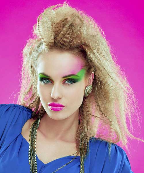 Como Recriar o Volume Extremo dos Anos 80 no Seu Cabelo Hoje