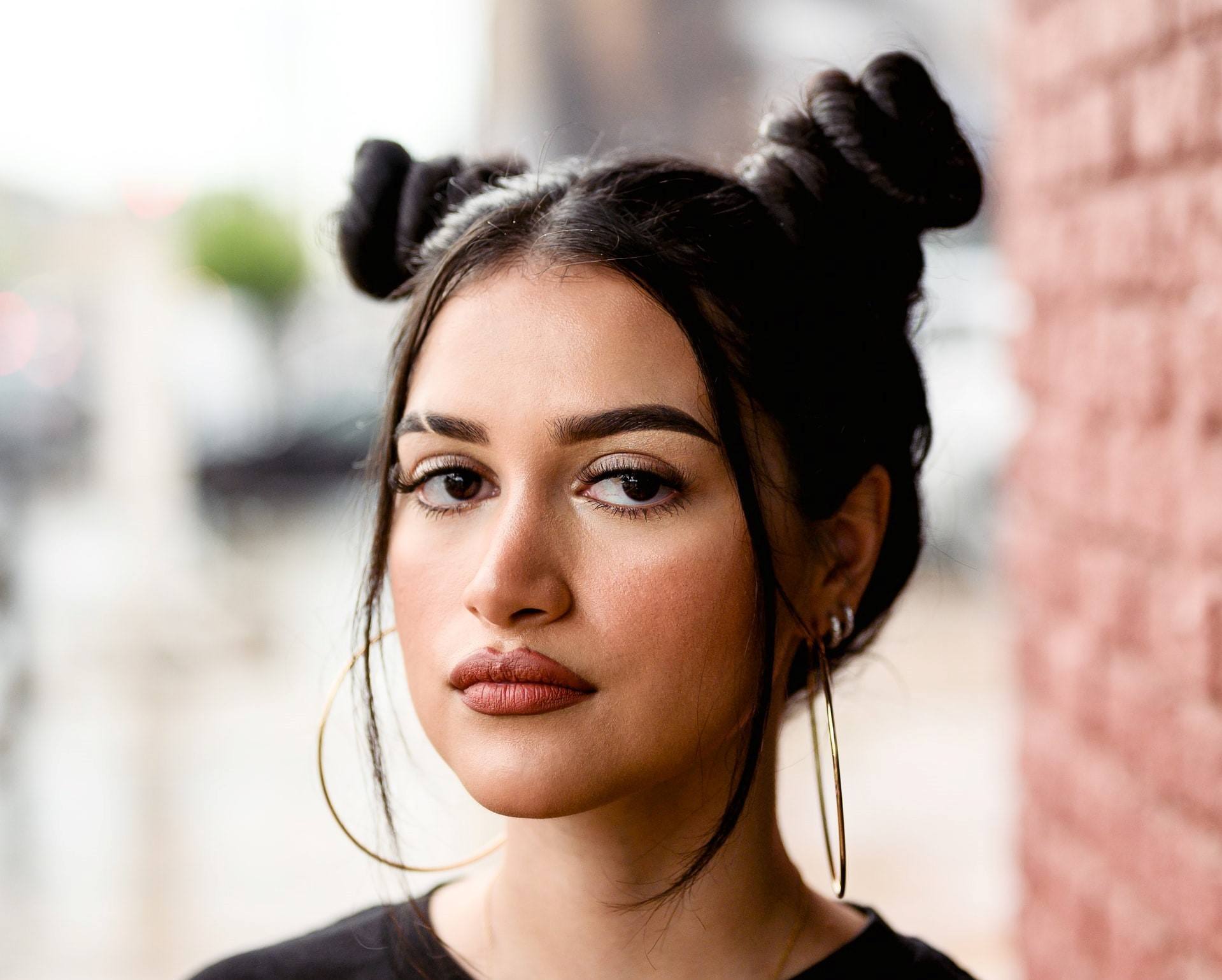 Como Recriar o 90s Blowout em Casa: Guia Completo