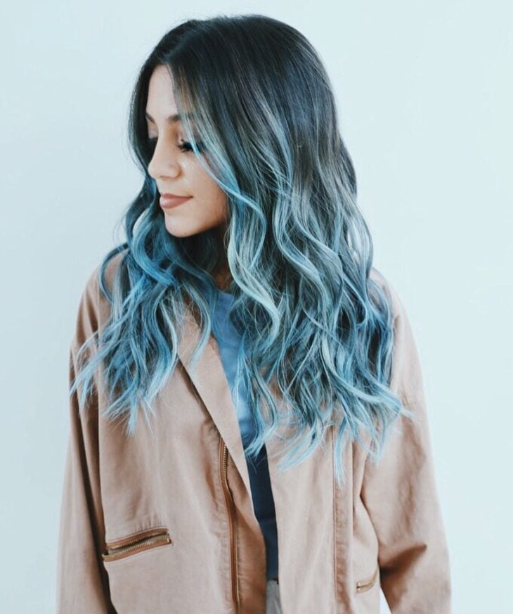 cabelo azul esverdeado como corrigir