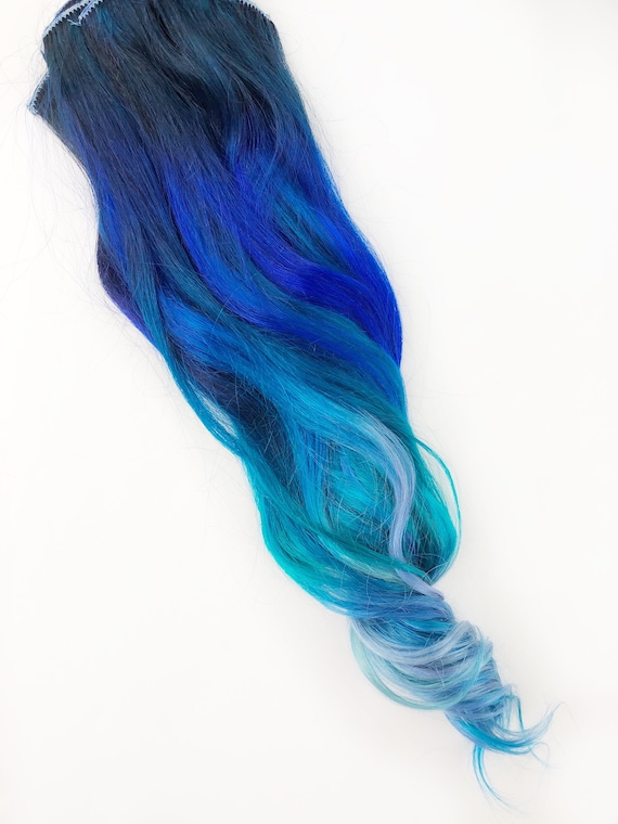 Inspirações de Cabelo Azul Escuro nas Pontas para Cabelos Pretos e Castanhos