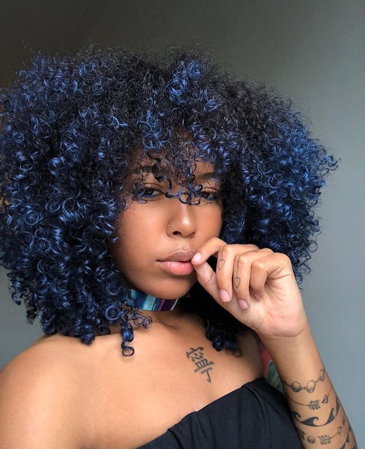 As Melhores Tintas Semi-permanentes para um Azul Vibrante