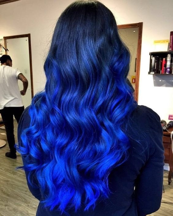 Inspirações de Cabelo Azul Escuro nas Pontas para Cabelos Pretos e Castanhos
