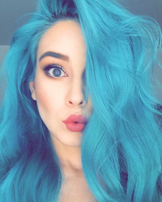 Os Melhores Tonalizantes Azuis para um Cabelo Baby Blue Duradouro