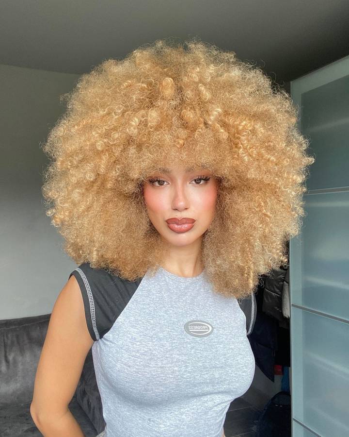 Produtos Essenciais para a Rotina de Cuidados do Cabelo Afro