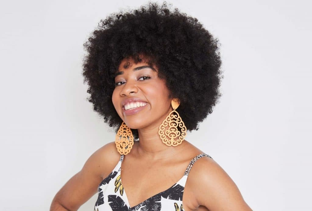 Produtos Essenciais para a Rotina de Cuidados do Cabelo Afro