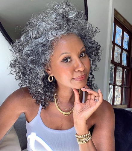 Shampoo matizador para grisalhas: como escolher e usar corretamente