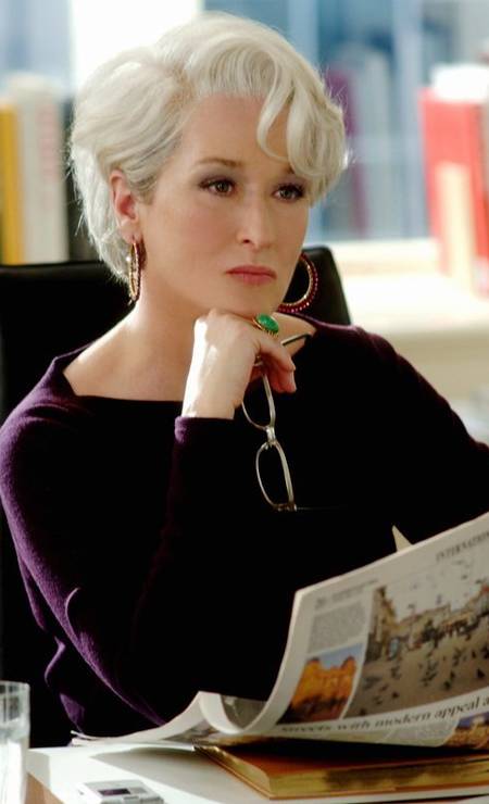 Hidratação profunda para cabelos grisalhos: produtos essenciais