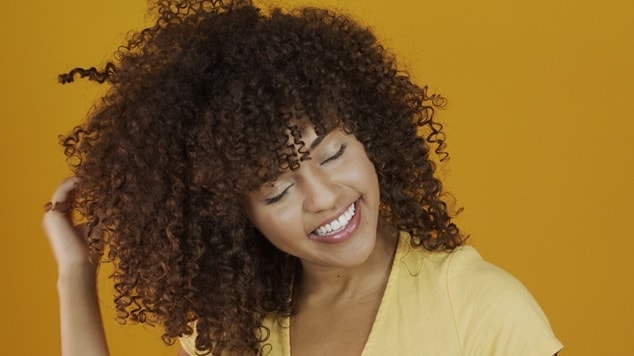 Cronograma capilar essencial para cabelos cacheados chocolate tingidos