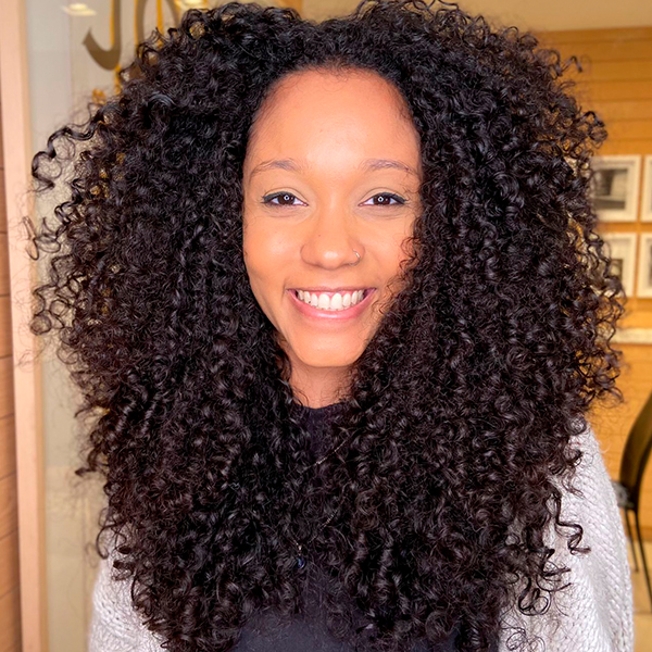 Guia Completo: Como Cuidar do Cabelo Cacheado Pós-Corte em Camadas