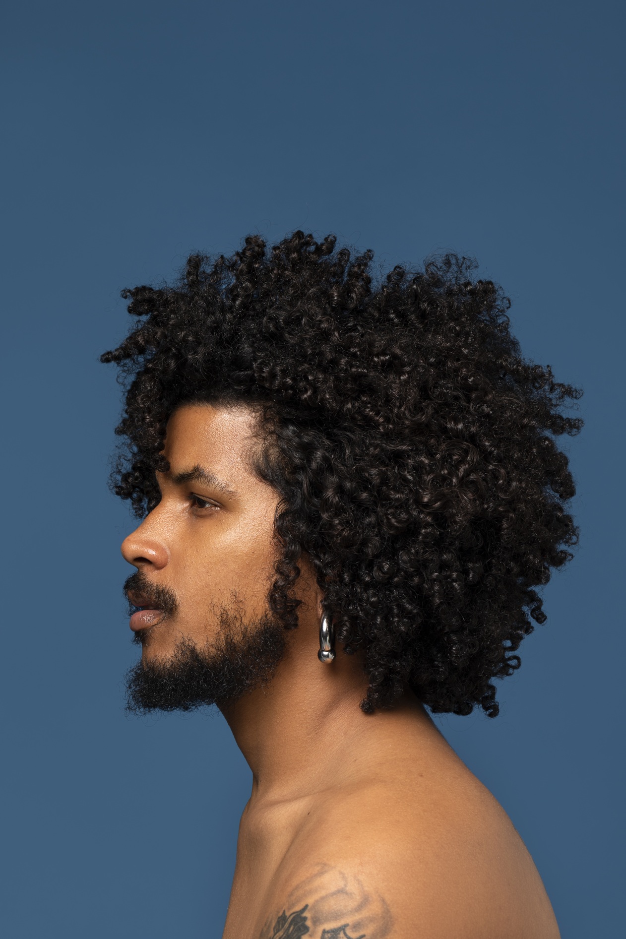 cabelo cacheado masculino grande