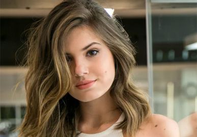 Inspiração de Corte: Como Replicar o Estilo 'Long Bob' de Camila Queiroz