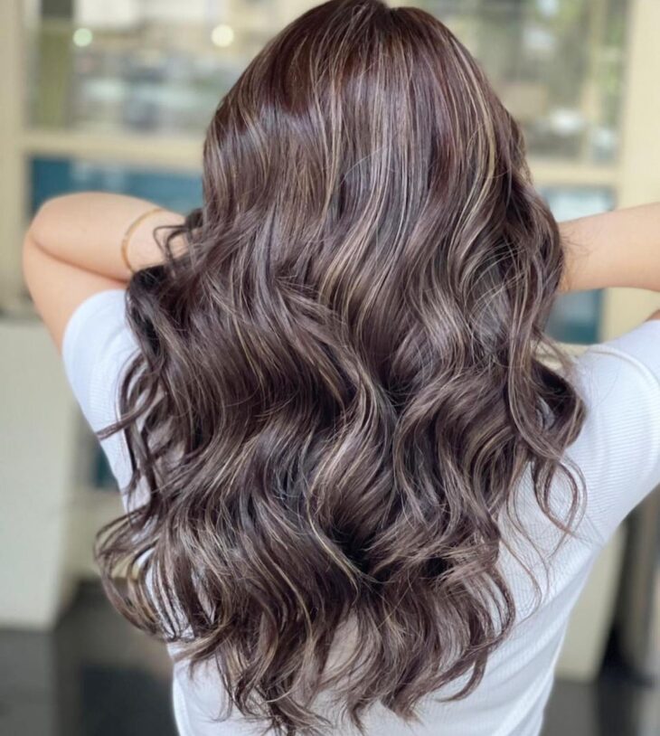 Os Melhores Shampoos Matizadores para Manter seu Castanho Acinzentado