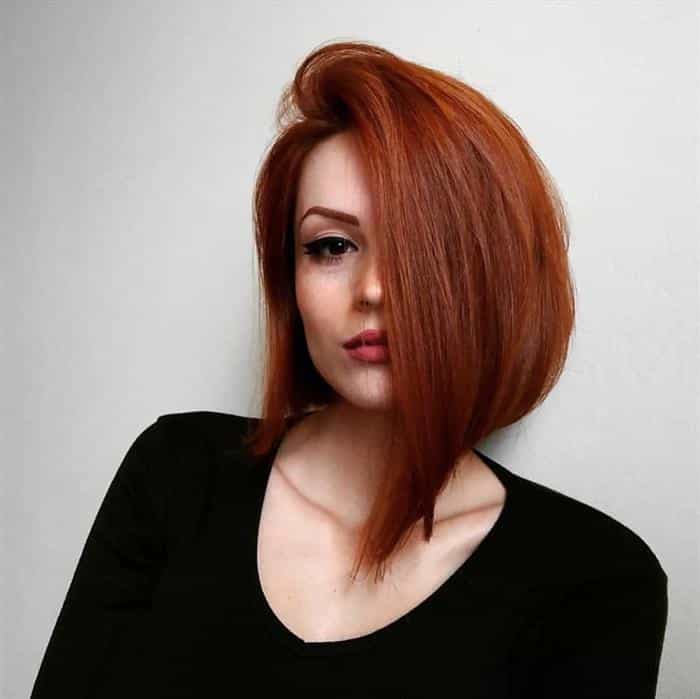 French Bob Ruivo: O Charme do Mini Chanel com Toque Moderno