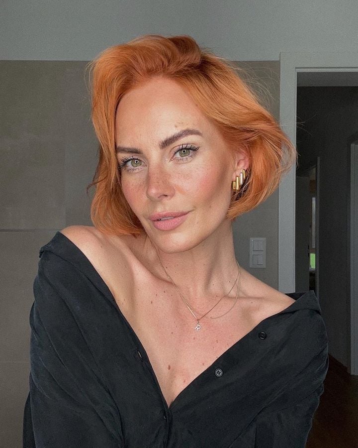 French Bob Ruivo: O Charme do Mini Chanel com Toque Moderno