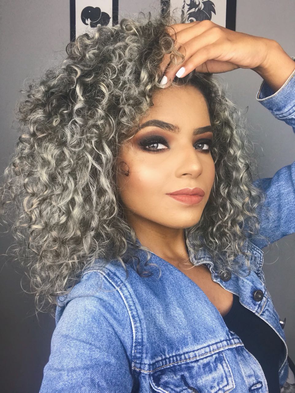 Cortes de Cabelo que Valorizam o Grisalho Natural