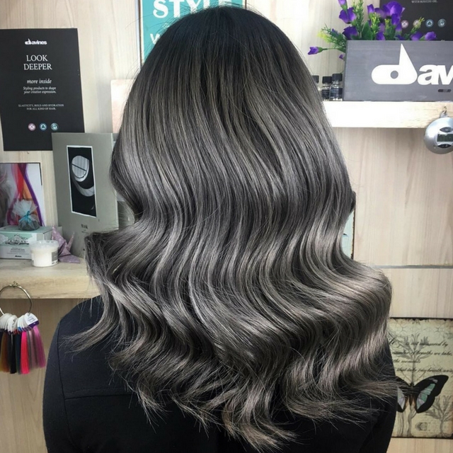 Dicas de Hidratação Profunda para Cabelos Tingidos de Cinza