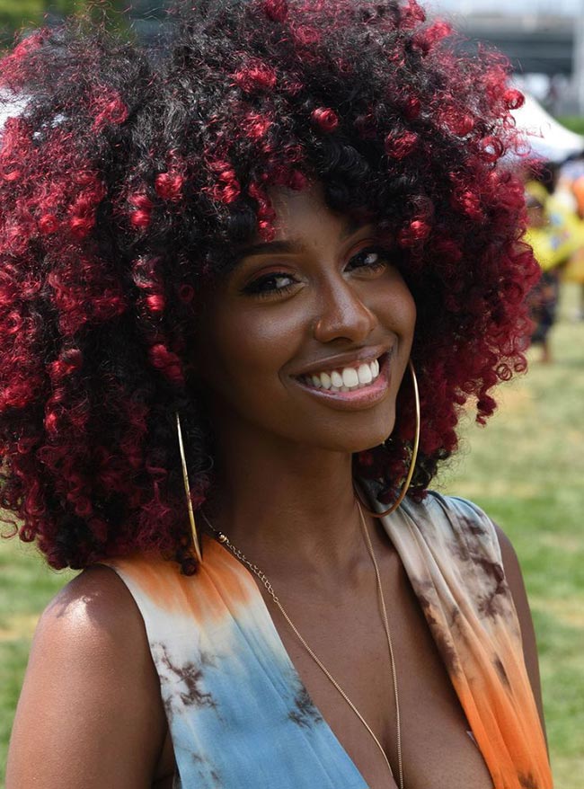 cabelo colorido cacheado