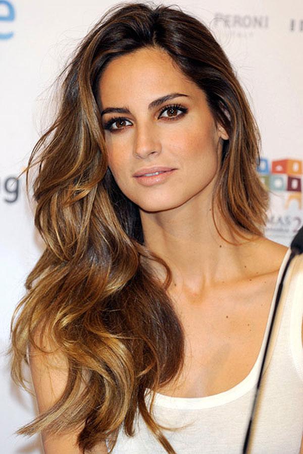 Disfarçando fios brancos com luzes: dicas e cuidados