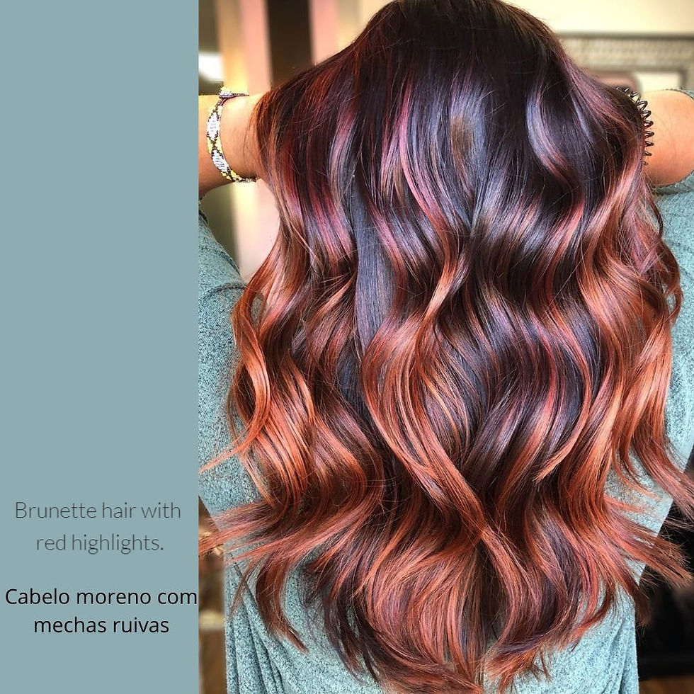 cabelo com mechas ruivas