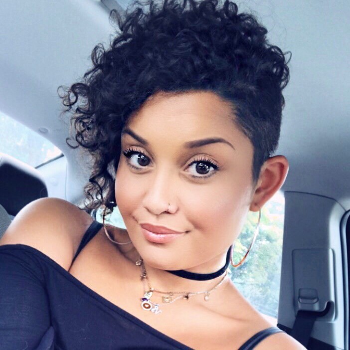 Chanel Assimétrico: Como Escolher o Corte Ideal para Afinar o Rosto