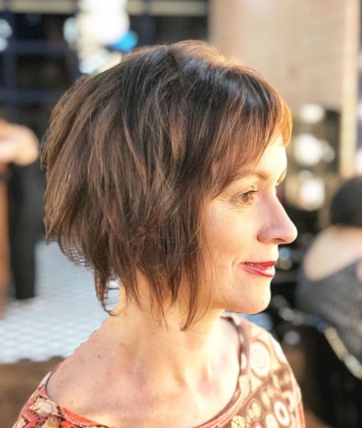 cabelo curto assimétrico