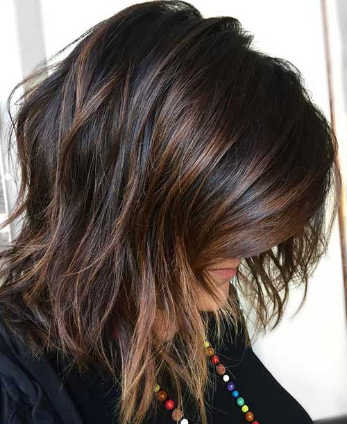 Como Harmonizar o Cabelo Curto Chocolate com o Seu Tom de Pele