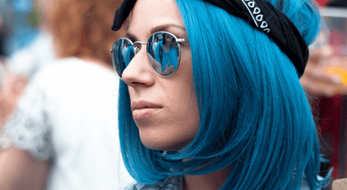 As cores de cabelo que rejuvenescem: Tons pastéis e quentes para fios curtos