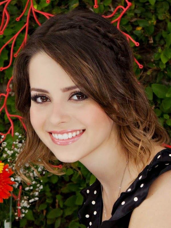 cabelo curto com balayage ondulada