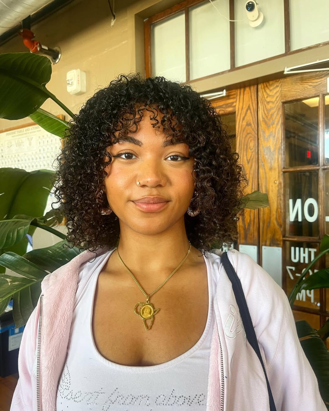 cabelo curto com franja