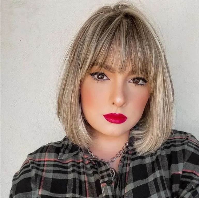 cabelo curto com franja